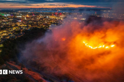 Fire crews battle blaze on Arthur’s Seat in Edinburgh