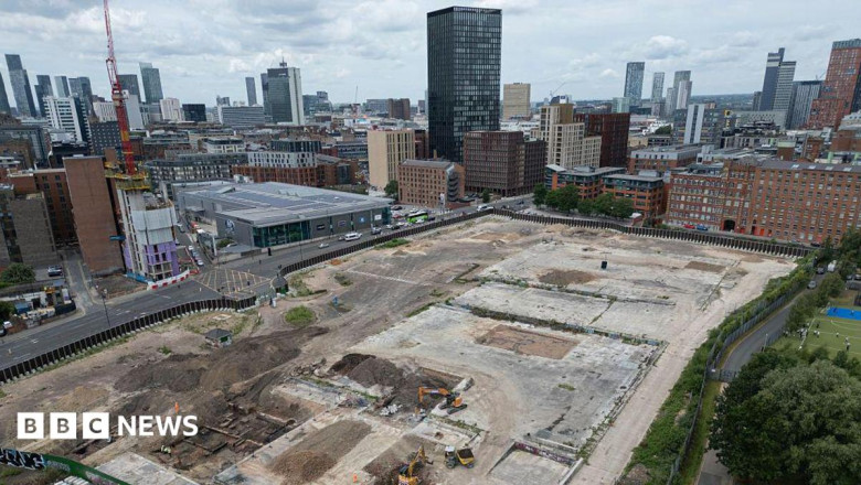 London-based civil servants offered move to No 10 North in Manchester