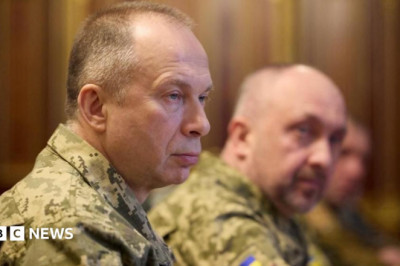 Row escalates in Ukraine over army chief's future